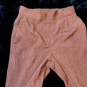 Light weight Pleat front smart tapered pants in brown plaid.